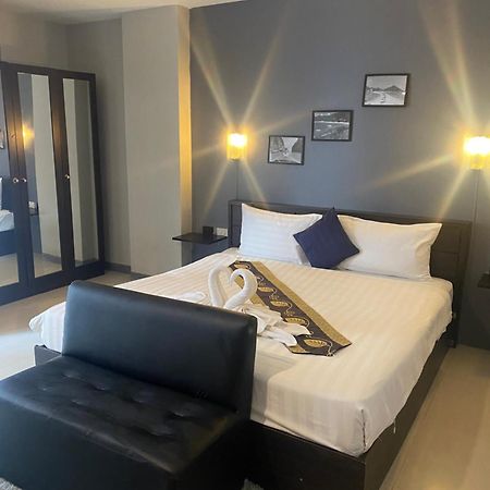 Holiday Home Patong Esterno foto
