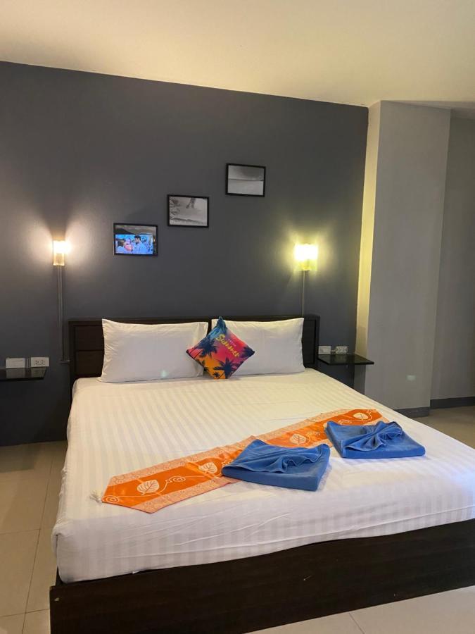 Holiday Home Patong Esterno foto
