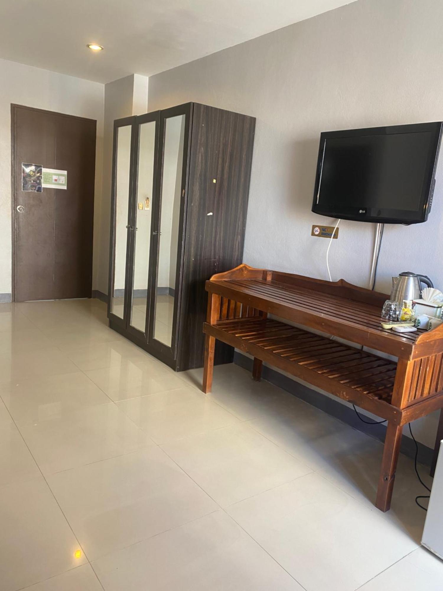 Holiday Home Patong Esterno foto