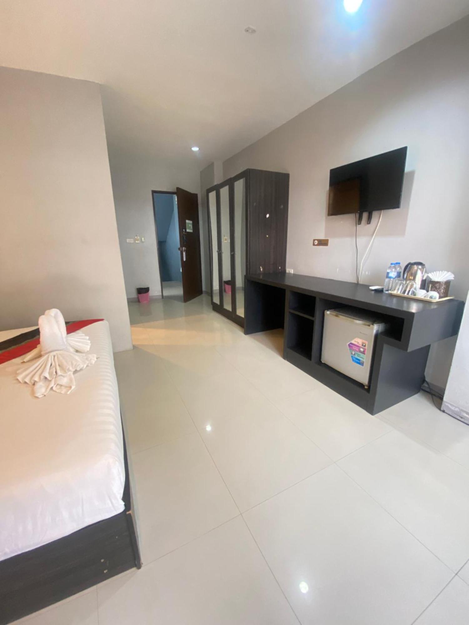 Holiday Home Patong Esterno foto