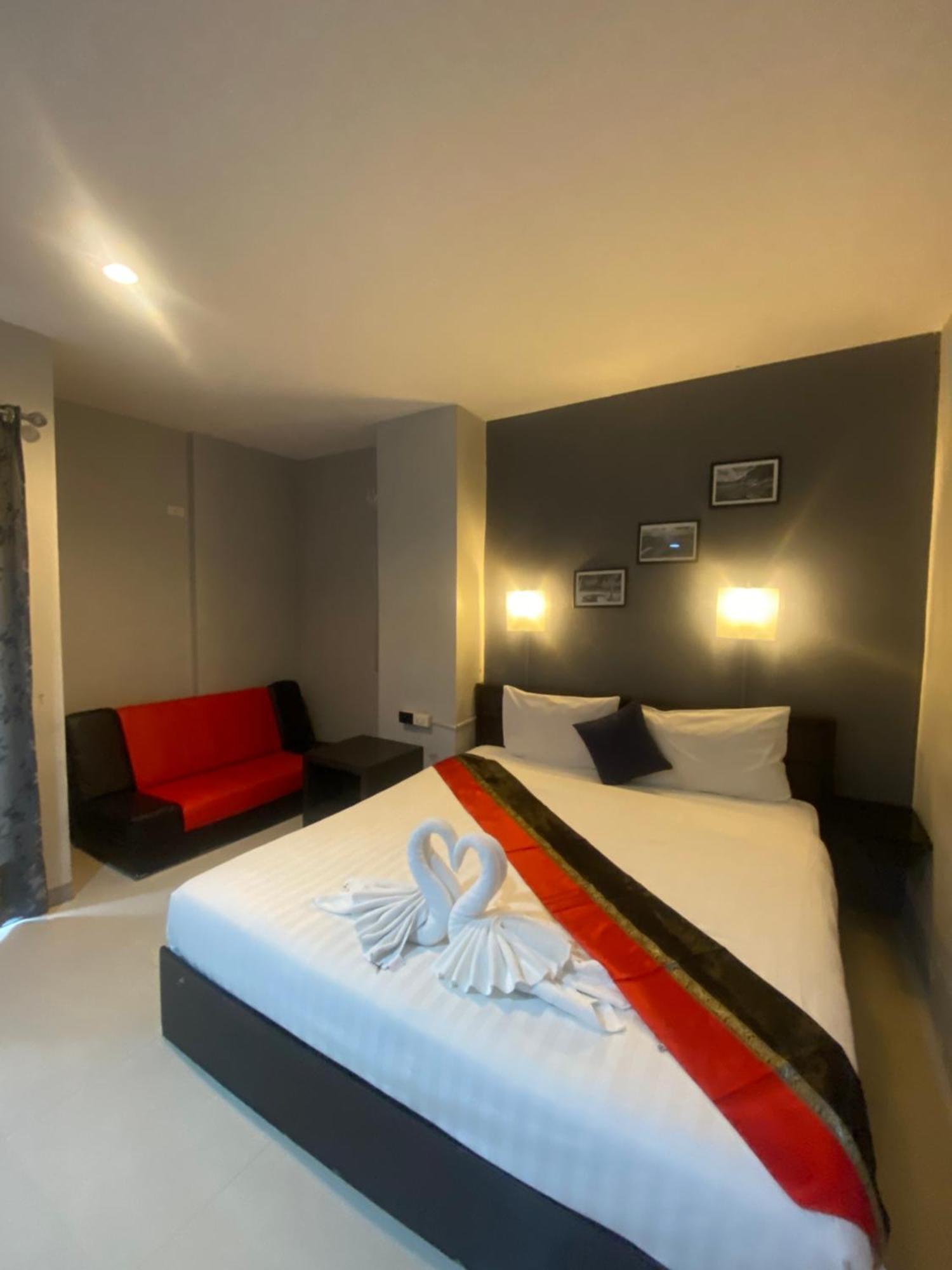 Holiday Home Patong Esterno foto