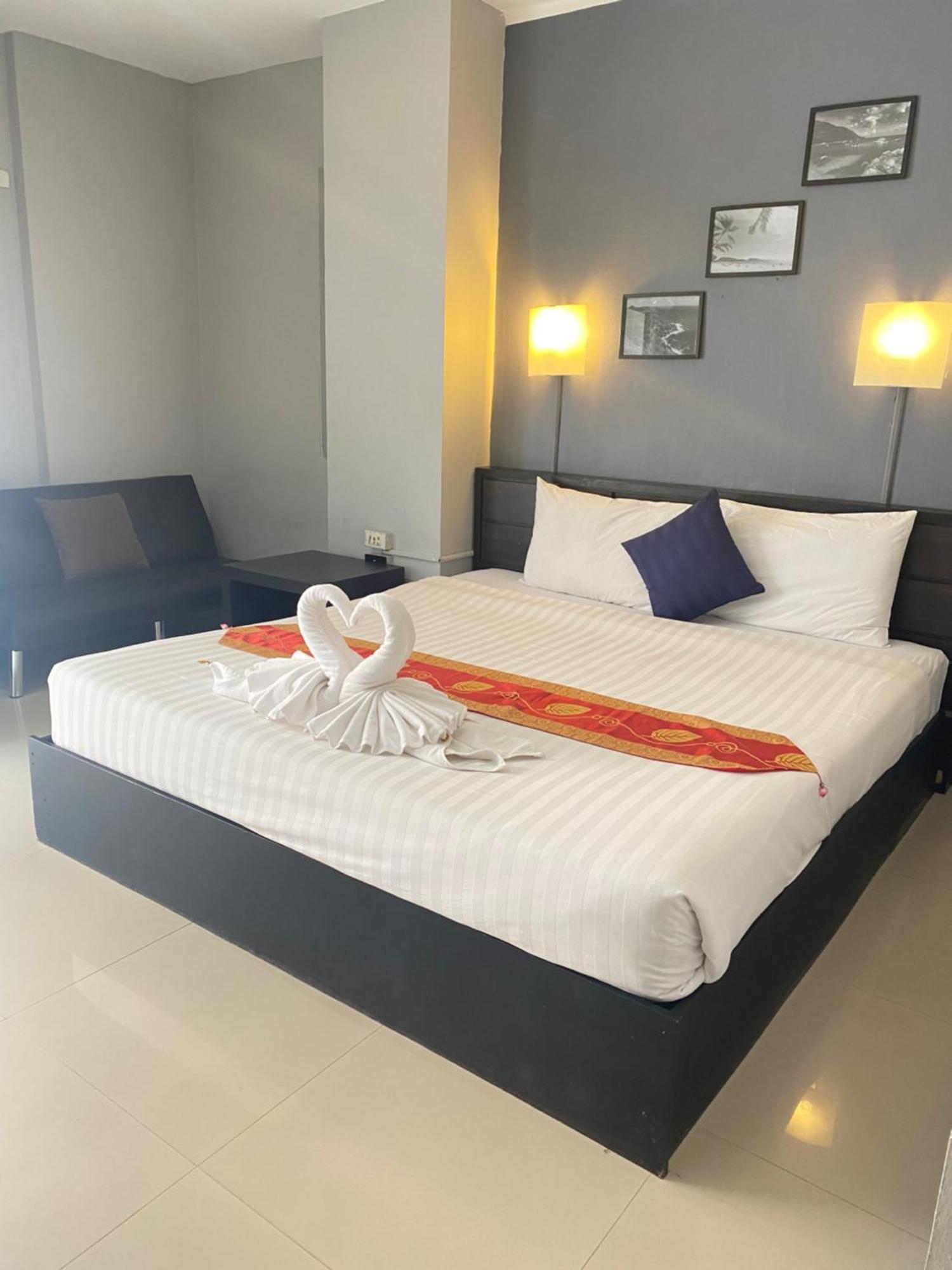 Holiday Home Patong Esterno foto