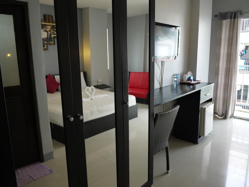 Holiday Home Patong Esterno foto